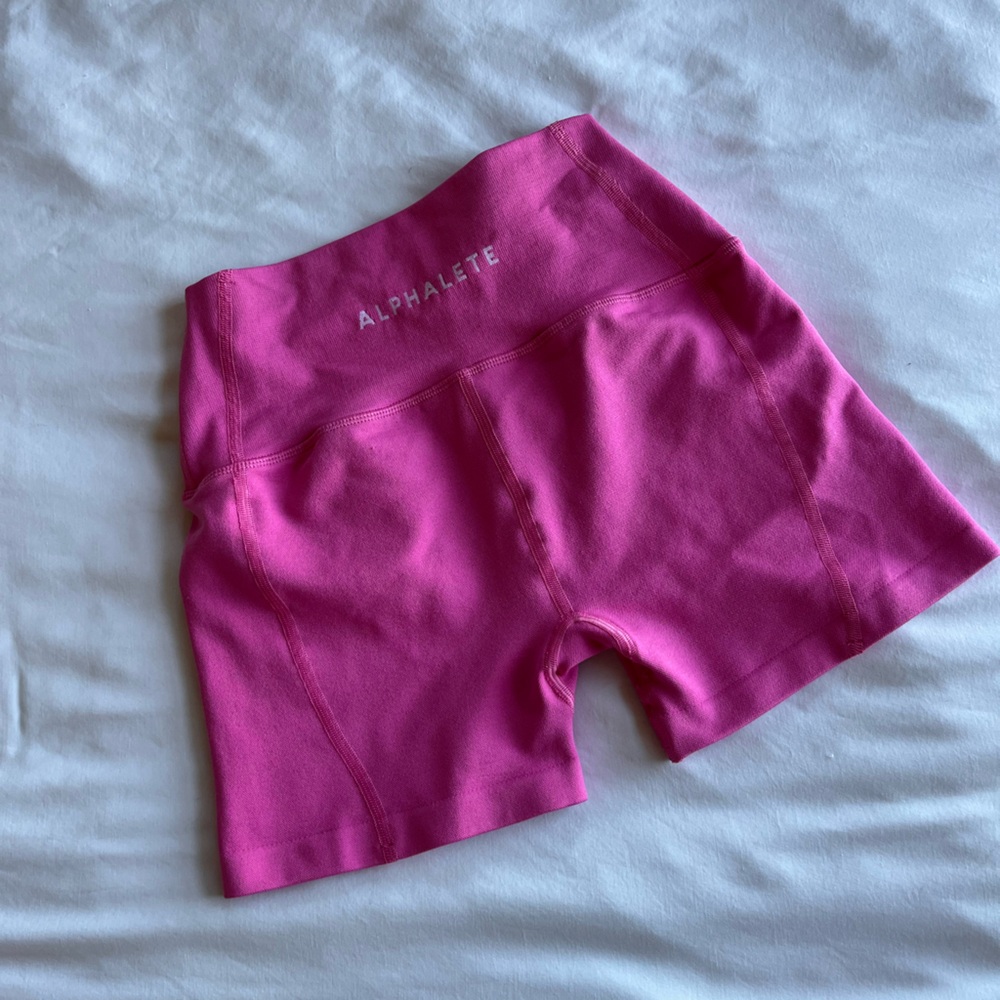 NWOT Alphalete Contour Butt Lifting Shorts